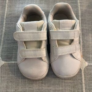 Nike Boys Court Royale 833537-102 White Casual Shoes Sneakers Size 5